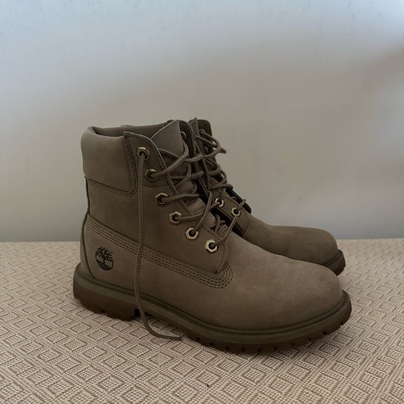 Timberland grey boots ❄️ - Picture 1 of 6